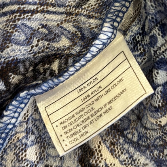 Ariat Navy & White Paisley Mesh Lace Long Sleeve Top – Size Medium - Picture 4 of 4
